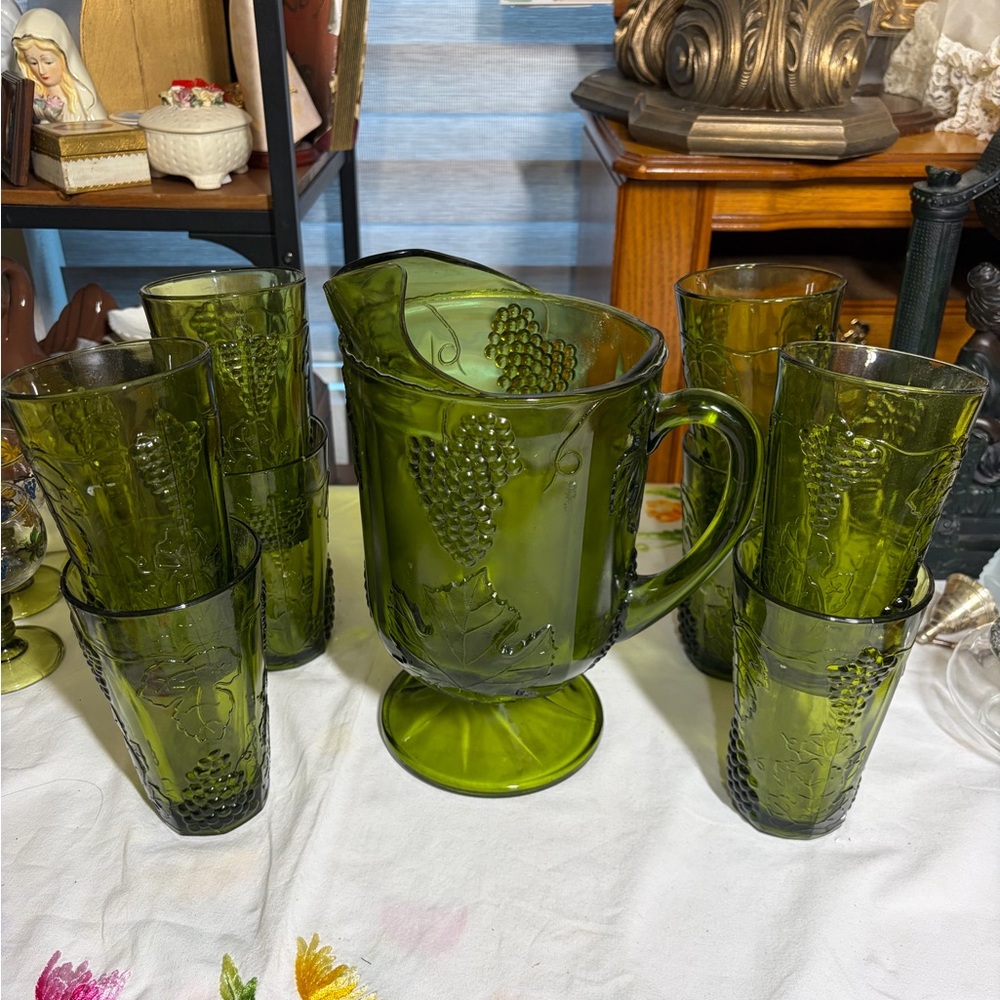 Vintage Indiana Glass Pitcher and Tumbler Set